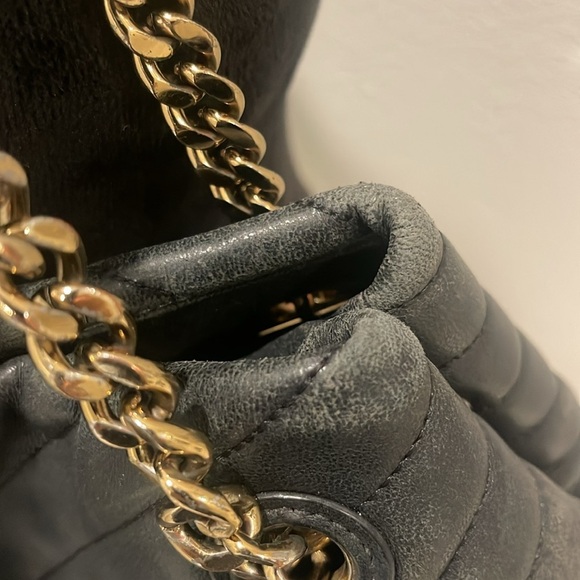 Tory Burch Kira Chevron Tote Bag in Black Quilted Lambskin - Picture 7 of 16